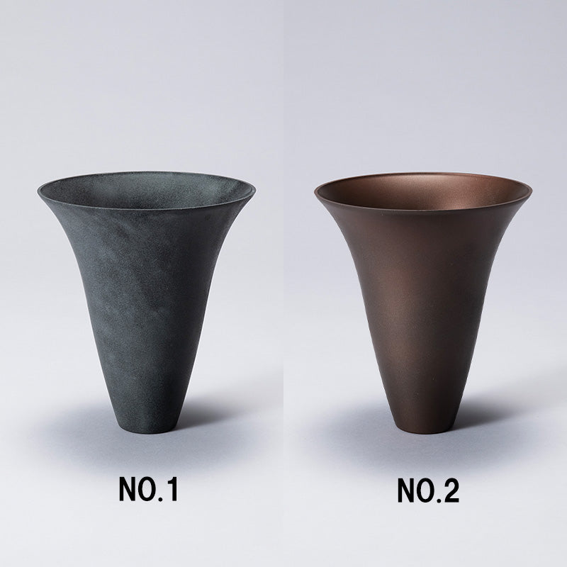 Acrylic Flower Vase "La Mer" with kenzan holder plate