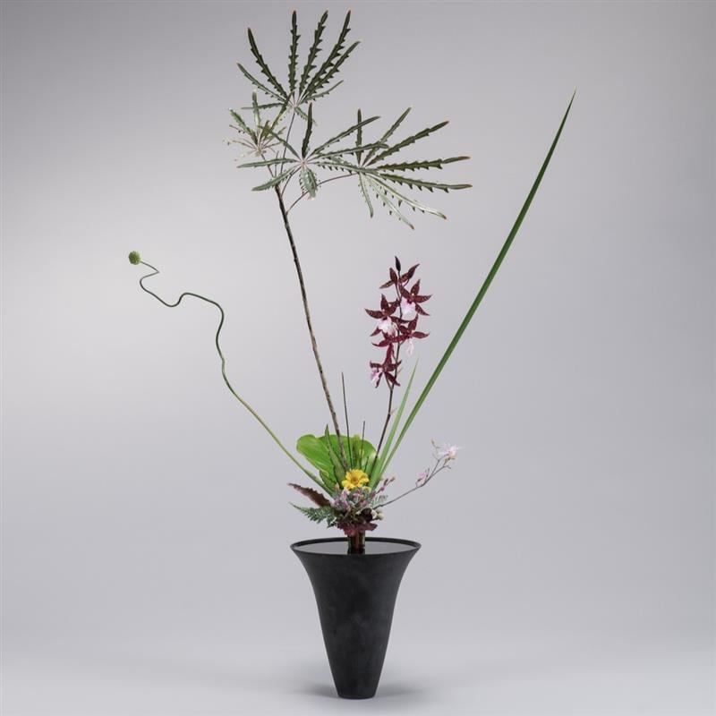 壓克力製花器 "拉梅爾" 附劍山台 (消光黑)