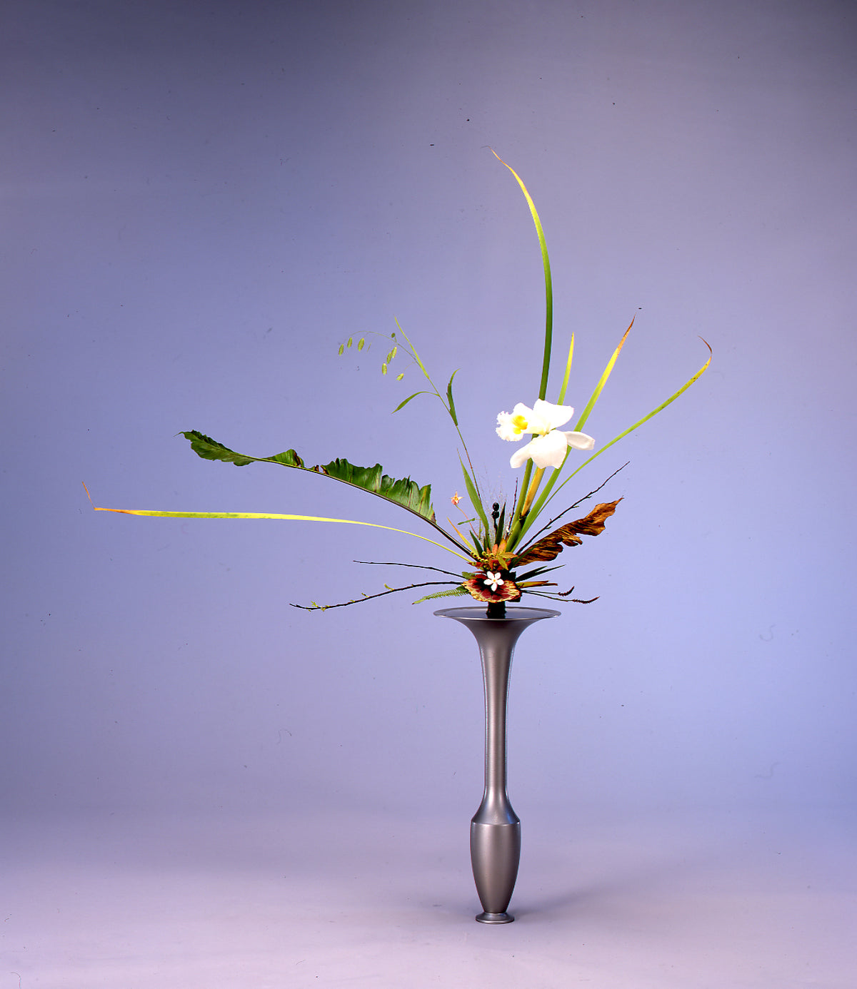 花器 「銀嶺」大 高さ51cm 金属製 池坊？ 銀嶺 銀梨色 | 花器・花瓶