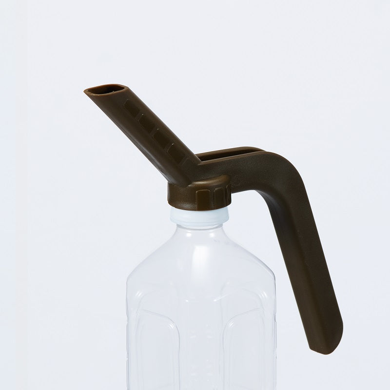 Pitcher nozzle for PET bottle